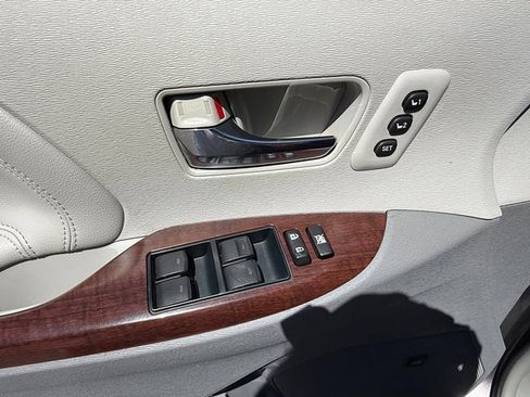 Used 2013 Toyota Sienna Limited w/ Premium Pkg FWD image 12