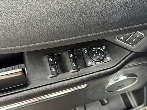 Used 2020 Ford Expedition XLT w/ Equipment Group 202A AWD/4WD image 21