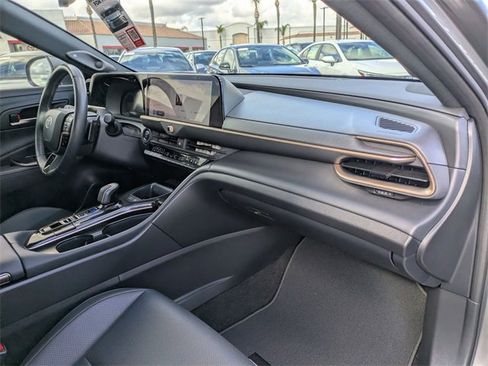 Used 2025 Toyota Crown Platinum image 21