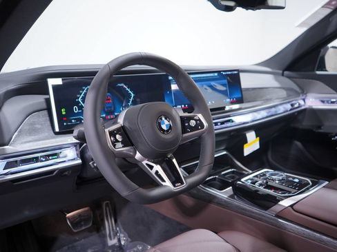 Used 2026 BMW 740i w/ Premium Package RWD image 5