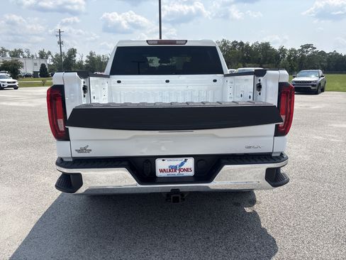 Used 2025 GMC Sierra 1500 SLT AWD/4WD image 9