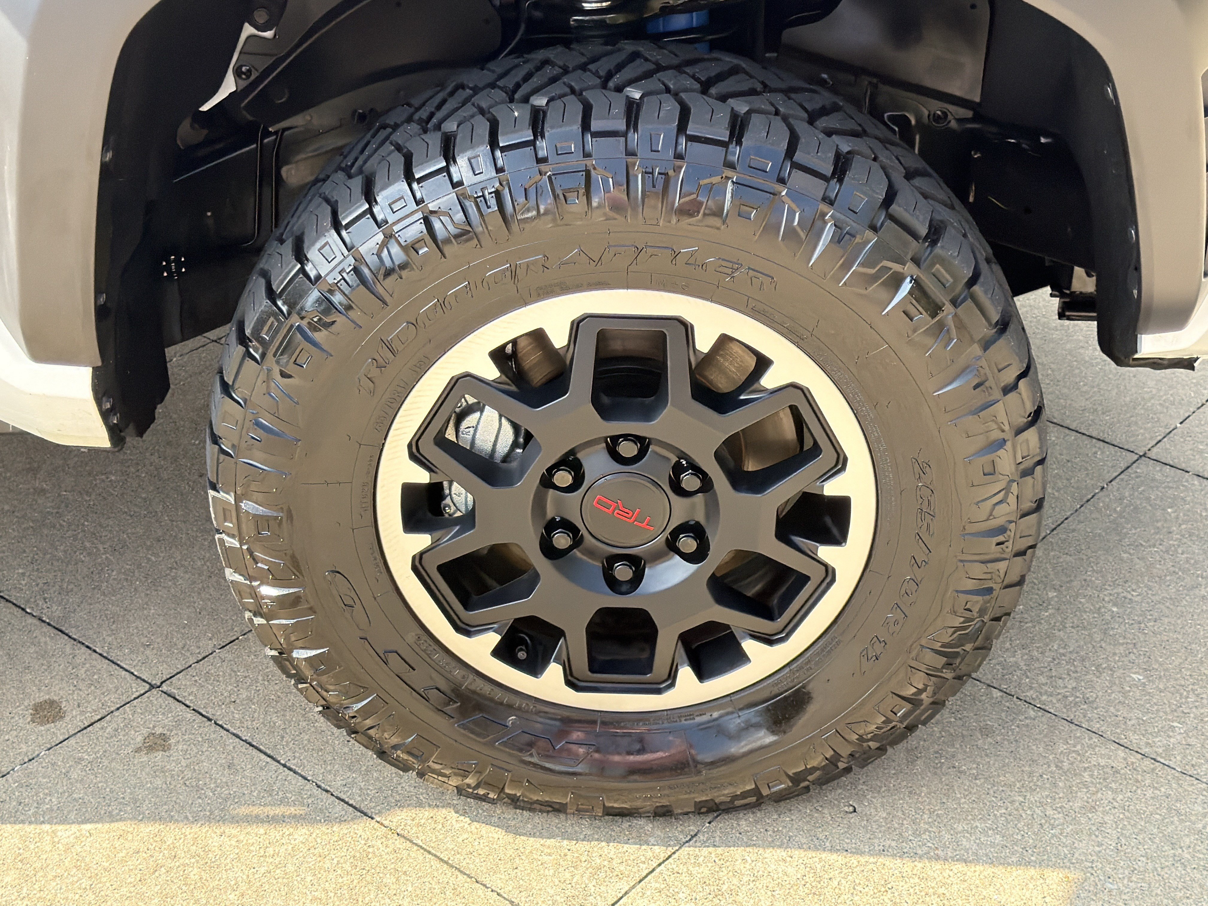 Used 2025 Toyota Tacoma TRD Off-Road AWD/4WD image 12