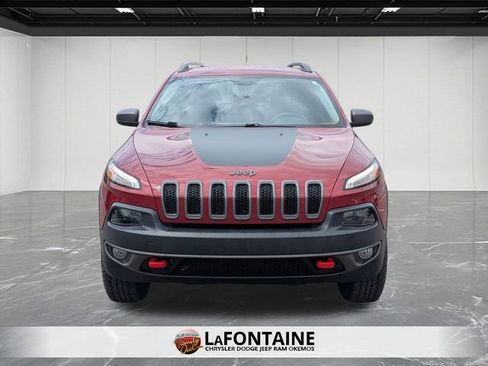 Used 2017 Jeep Cherokee Trailhawk w/ Cold Weather Group AWD/4WD image 8