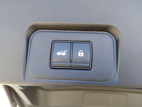 Used 2024 Nissan Rogue SV image 25