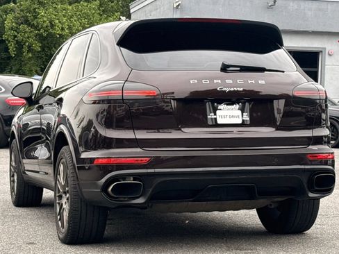 Used 2017 Porsche Cayenne Platinum Edition AWD/4WD image 3