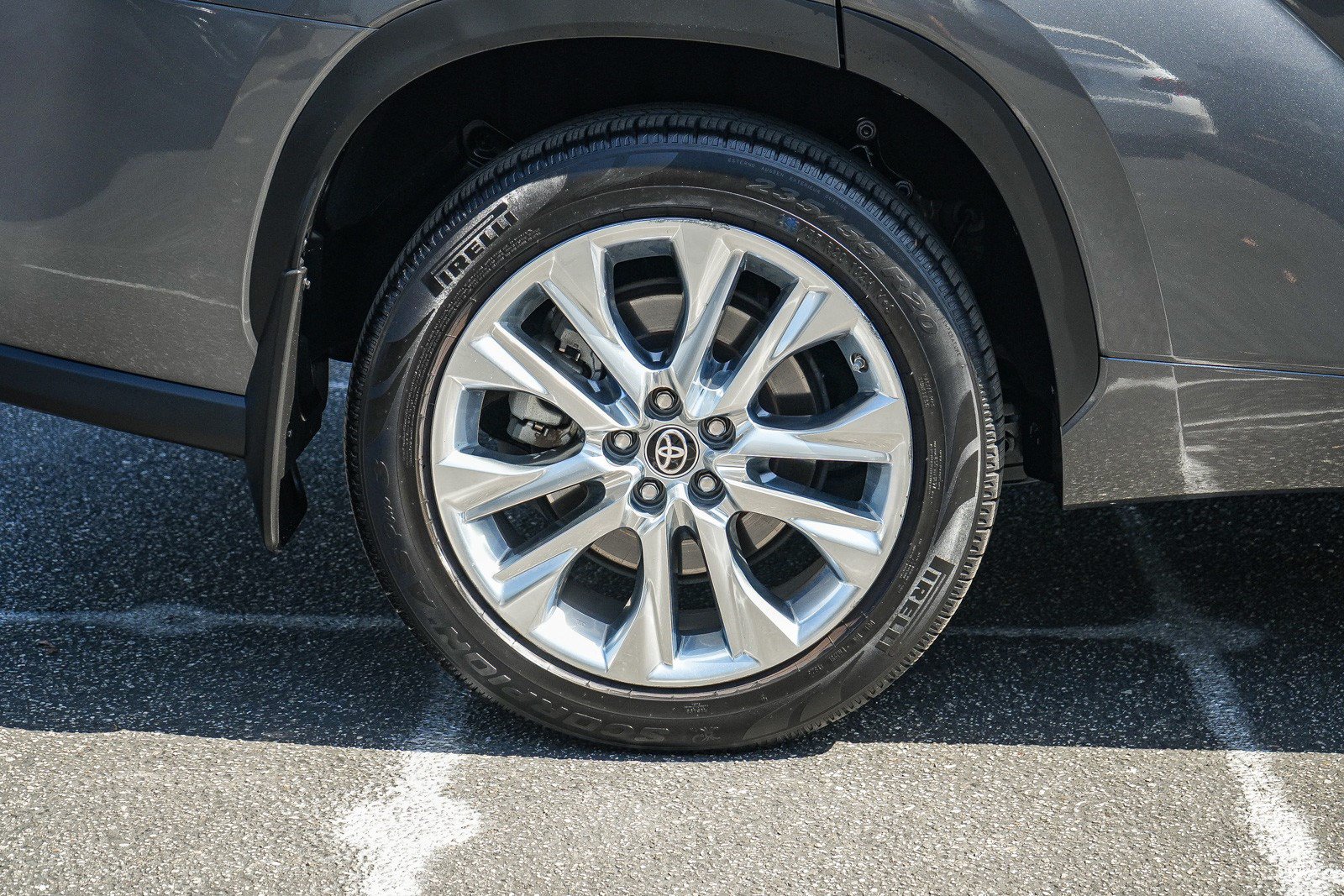 Used 2023 Toyota Highlander Limited AWD/4WD image 11
