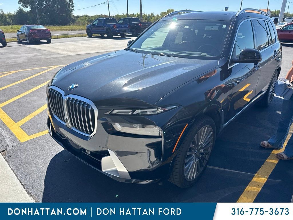 Used 2025 BMW X7 xDrive40i w/ Executive Package AWD/4WD image 3