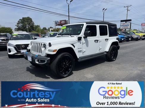 Used 2022 Jeep Wrangler Unlimited Sahara 4xe image 4