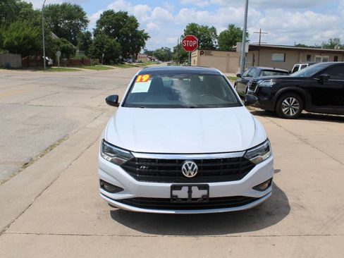 Used 2019 Volkswagen Jetta R-Line FWD image 3