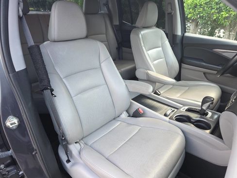 Used 2017 Honda Ridgeline RTL-T image 36