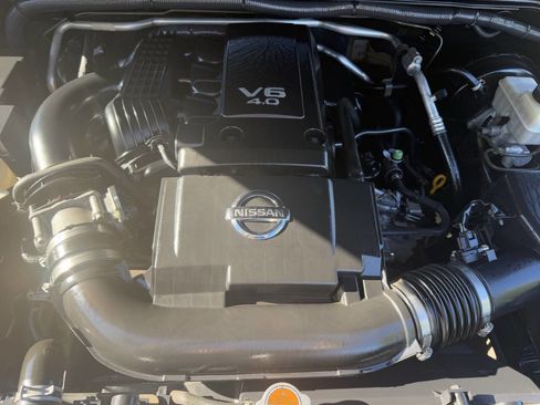 Used 2018 Nissan Frontier PRO-4X w/ Pro-4x Luxury Package image 41