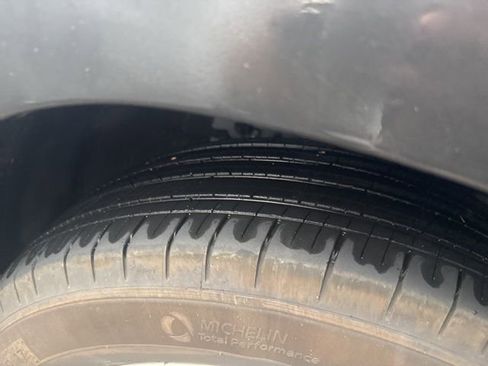 Used 2024 Toyota Corolla Cross LE image 5