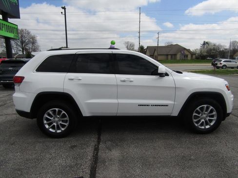 Used 2021 Jeep Grand Cherokee Laredo AWD/4WD image 9