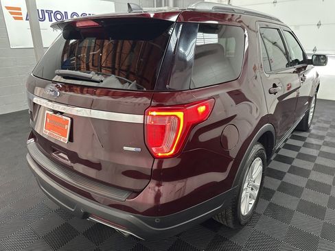 Used 2018 Ford Explorer XLT image 9
