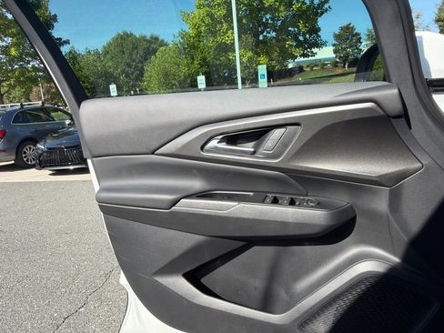 Used 2026 Chevrolet Equinox EV LT FWD image 10