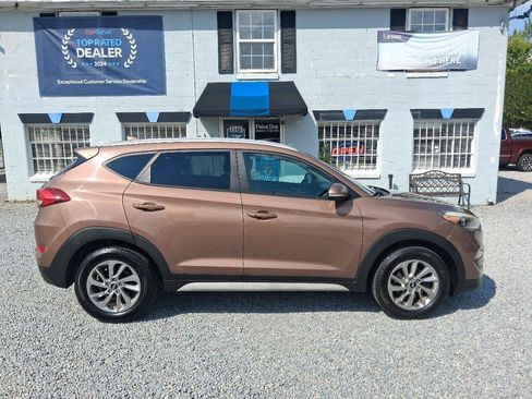 Used 2017 Hyundai Tucson SE Plus w/ Cargo Package FWD image 6