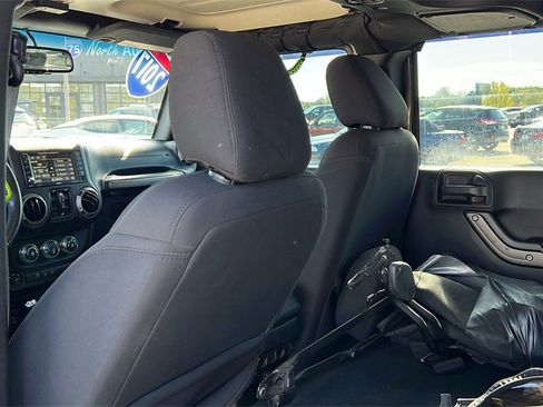 Used 2017 Jeep Wrangler Unlimited Willys image 29