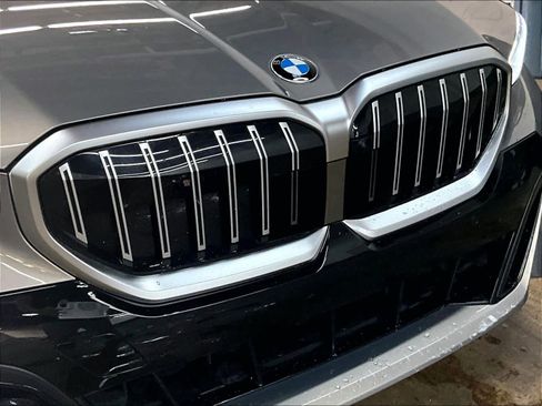 Used 2025 BMW 540i xDrive 540i xDrive w/ M Sport Package image 32