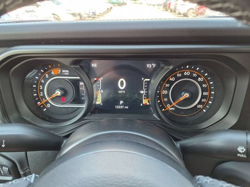 Used 2026 Jeep Wrangler Unlimited Rubicon AWD/4WD image 13