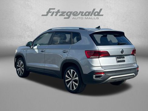 Used 2024 Volkswagen Taos SE FWD image 9