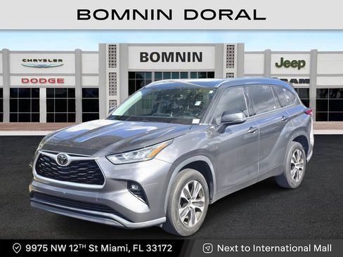 Used 2020 Toyota Highlander XLE image 1