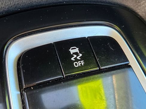 Used 2023 Toyota Corolla LE image 22