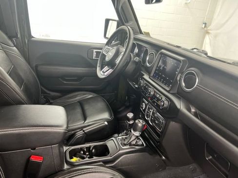 Used 2023 Jeep Wrangler Unlimited Sahara w/ Cold Weather Group AWD/4WD image 25