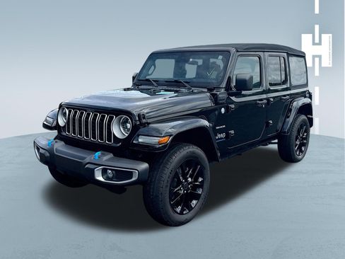 Used 2024 Jeep Wrangler Unlimited Sahara AWD/4WD image 3