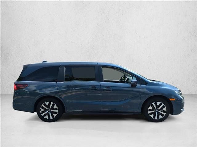 Certified 2025 Honda Odyssey EX-L image 4