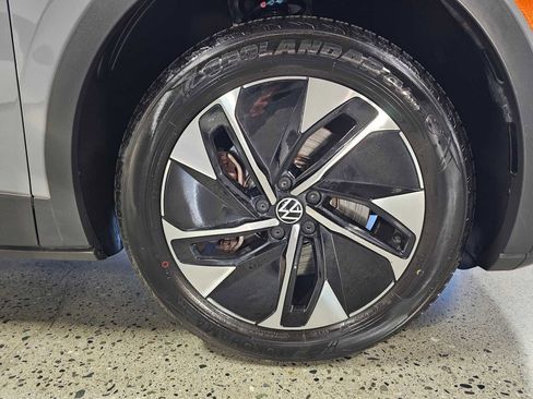 Used 2022 Volkswagen ID.4 Pro image 9