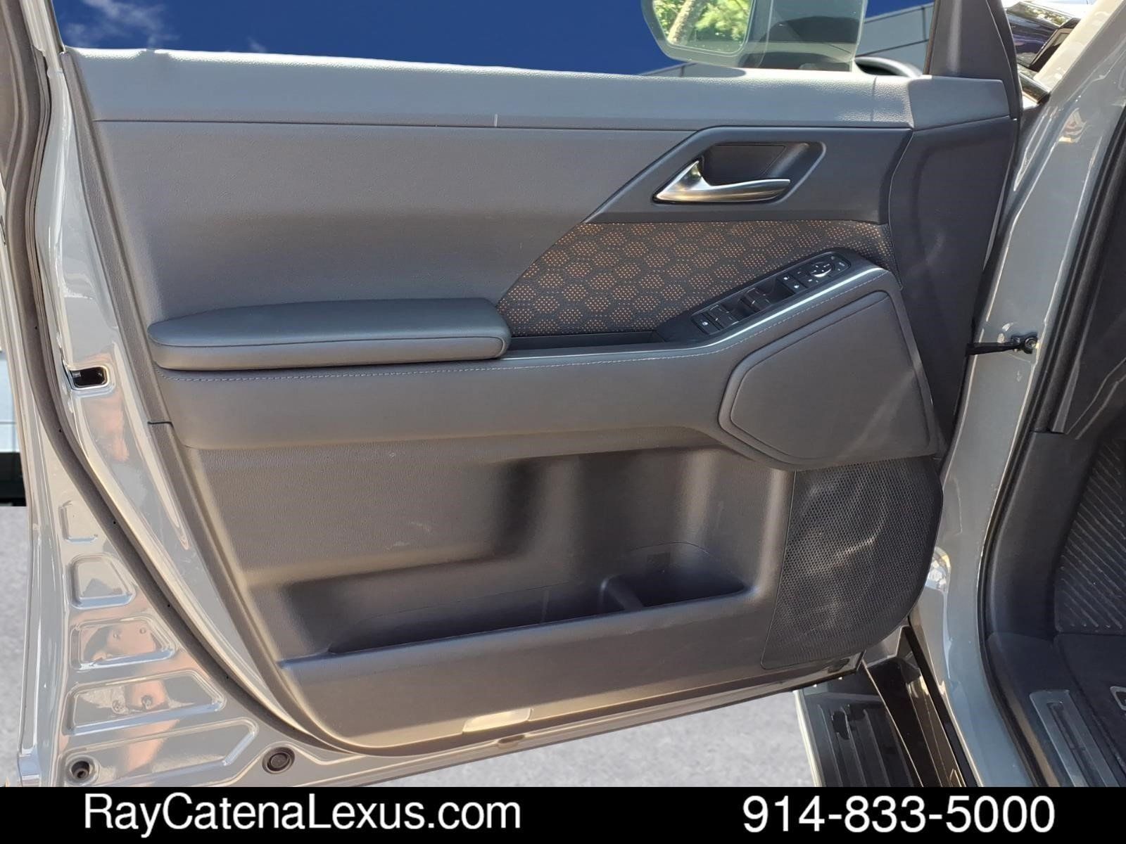 Certified 2025 Lexus GX 550 w/ Cold Area Package AWD/4WD image 10