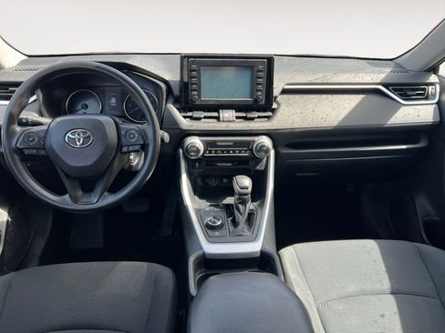 Used 2019 Toyota RAV4 LE w/ Carpet Mat Package image 10