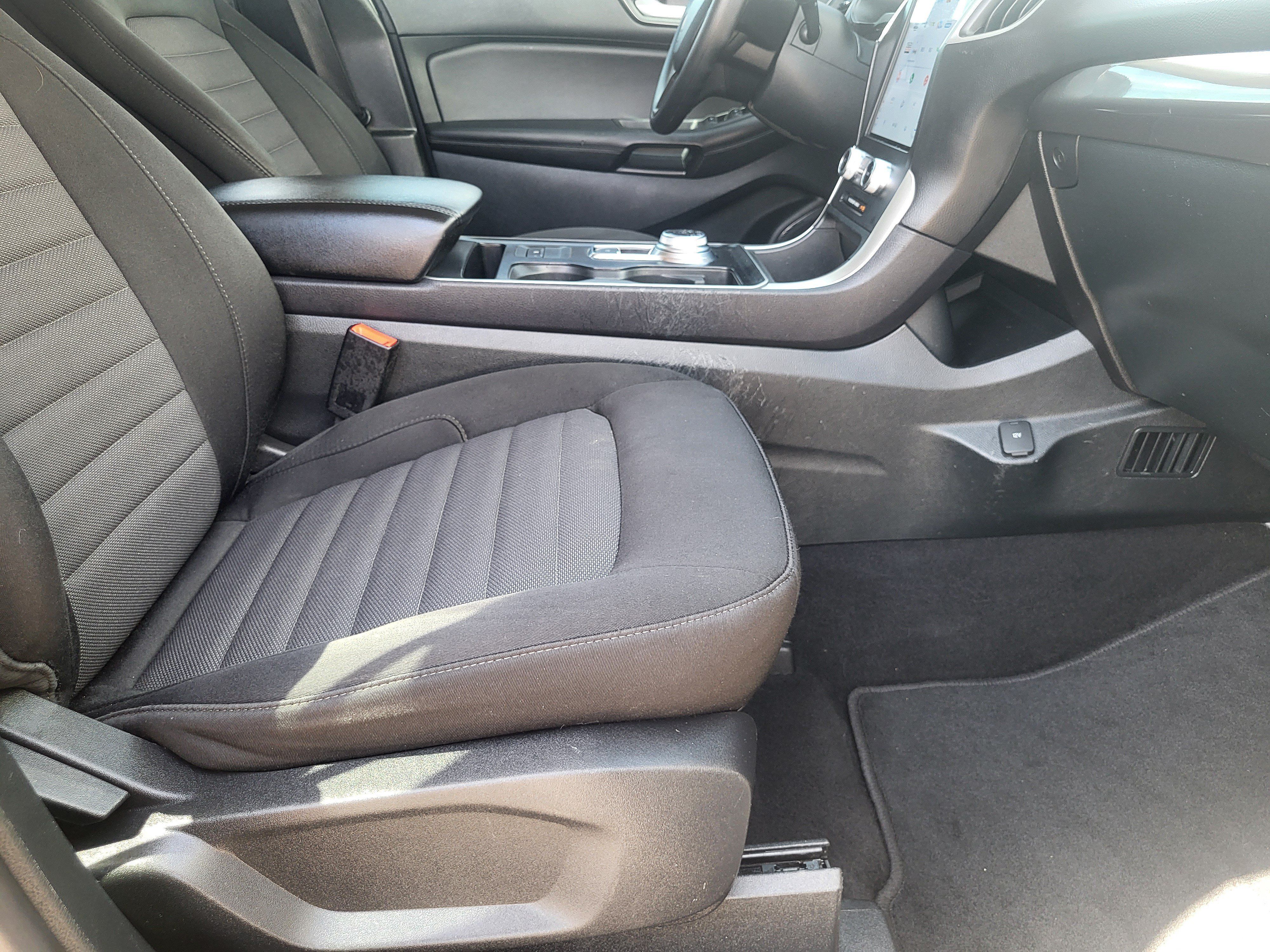Used 2024 Ford Edge SE w/ Black Appearance Package AWD/4WD image 47