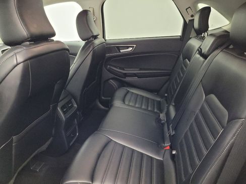 Used 2024 Ford Edge SEL image 18