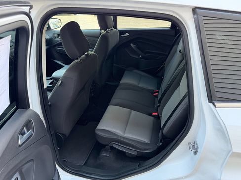 Used 2018 Ford Escape SE FWD image 5