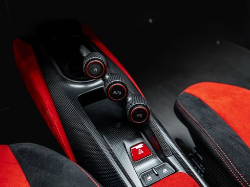 Used 2019 Ferrari 488 Pista Coupe RWD image 51