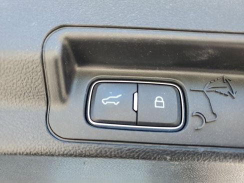 Used 2020 Ford Explorer Limited image 14