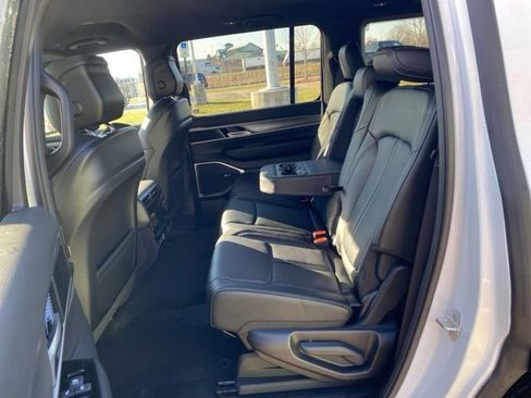 New 2026 Jeep Grand Wagoneer Limited w/ 8-Passenger Seating Package AWD/4WD image 26