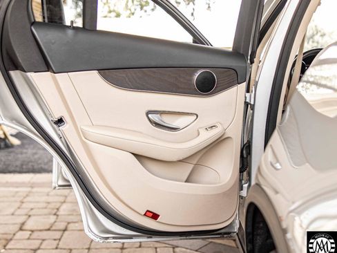 Used 2019 Mercedes-Benz GLC 300 w/ Driver Assistance Package image 29