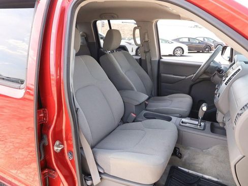 Used 2018 Nissan Frontier SV RWD image 25