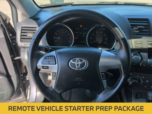 Used 2012 Toyota Highlander SE w/ Tow Pkg image 13