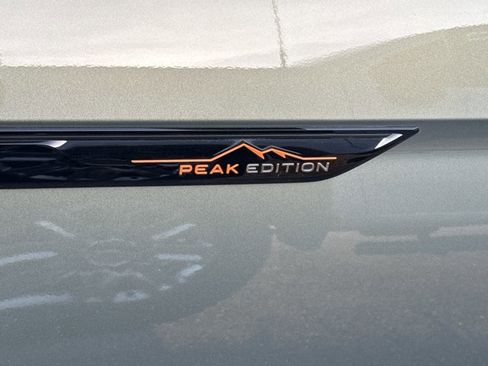 Used 2025 Volkswagen Atlas Peak Edition SE AWD/4WD image 3