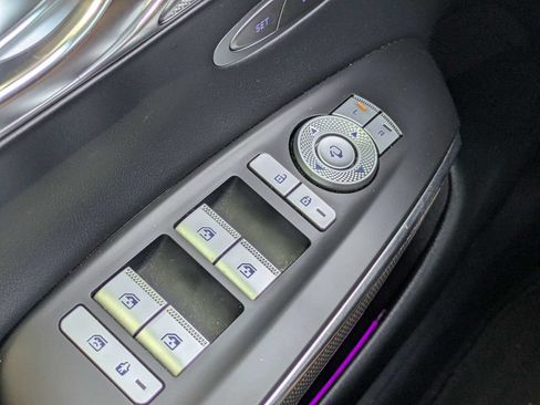 Used 2025 Genesis GV70 2.5T w/ Sport Prestige Package AWD/4WD image 28