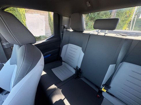 Used 2025 Toyota Tacoma TRD Off-Road image 38