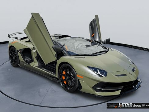Used 2021 Lamborghini Aventador SVJ AWD/4WD image 4