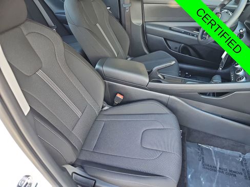 Used 2025 Hyundai Elantra SE image 18