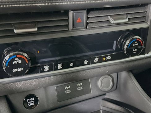 Used 2024 Nissan Rogue SV image 19