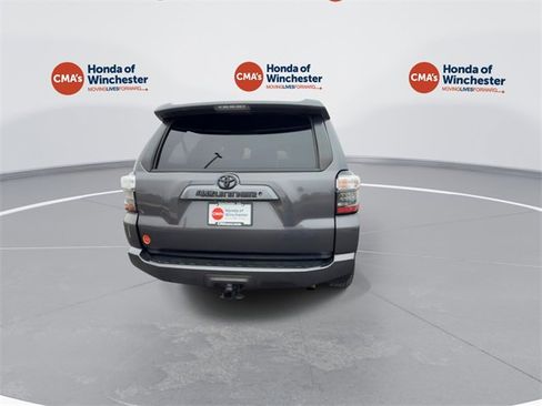 Used 2018 Toyota 4Runner SR5 Premium image 9