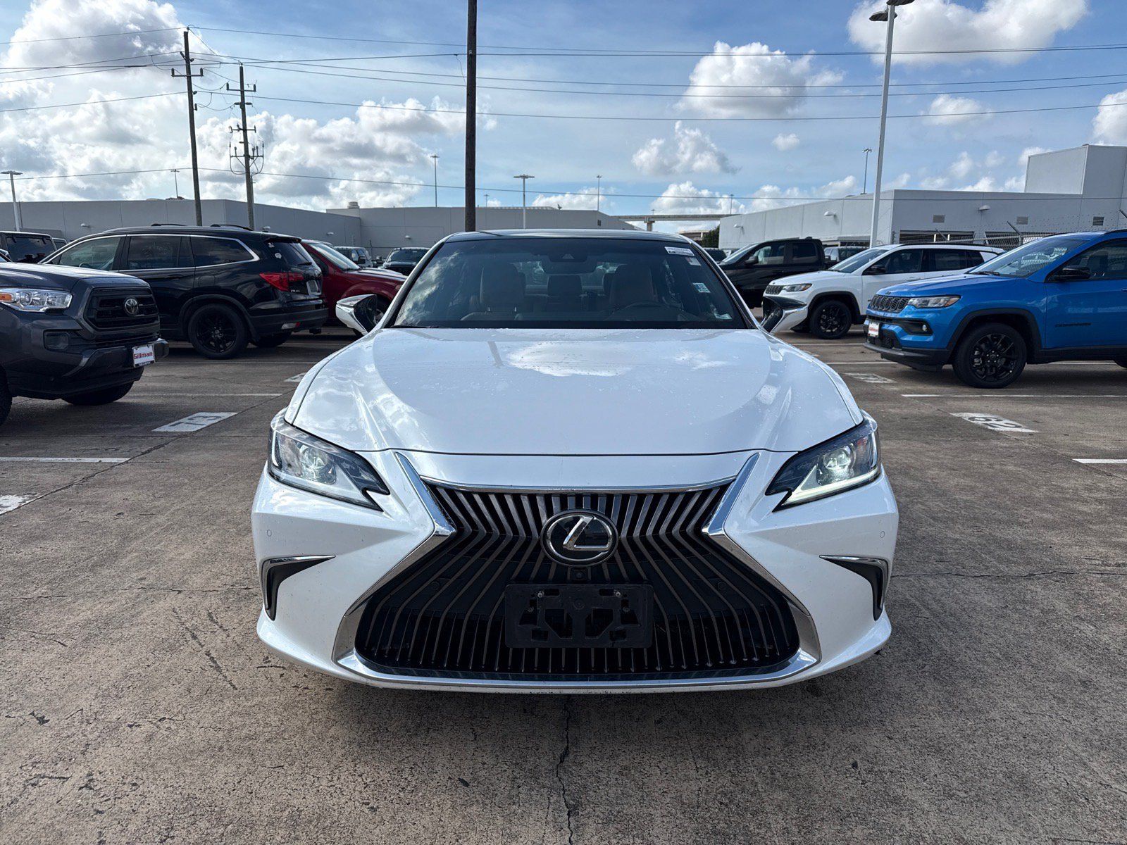 Used 2019 Lexus ES 350 w/ Accessory Package FWD image 2