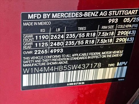 Used 2025 Mercedes-Benz GLB 250 4MATIC image 24